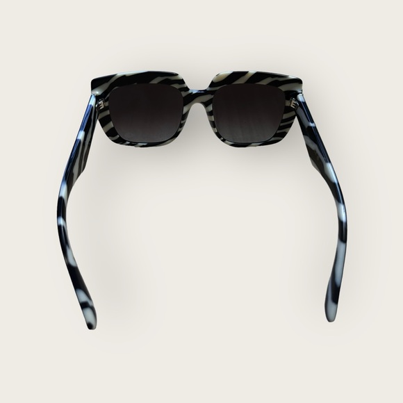 🕶️NWT Dolce & Gabbana 💯 Authentic sunglasses in black/white zebra design.🕶️ - Picture 6 of 10